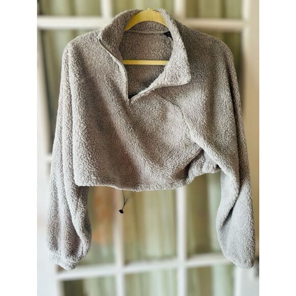 Shein Women’s Size 4 Gray Asymmetrical Zippered Neck Fuzzy Cropped Top - Picture 7 of 9